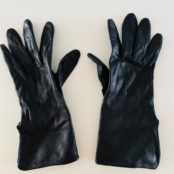 Burberry London Leather Gloves - Picture 2 of 5